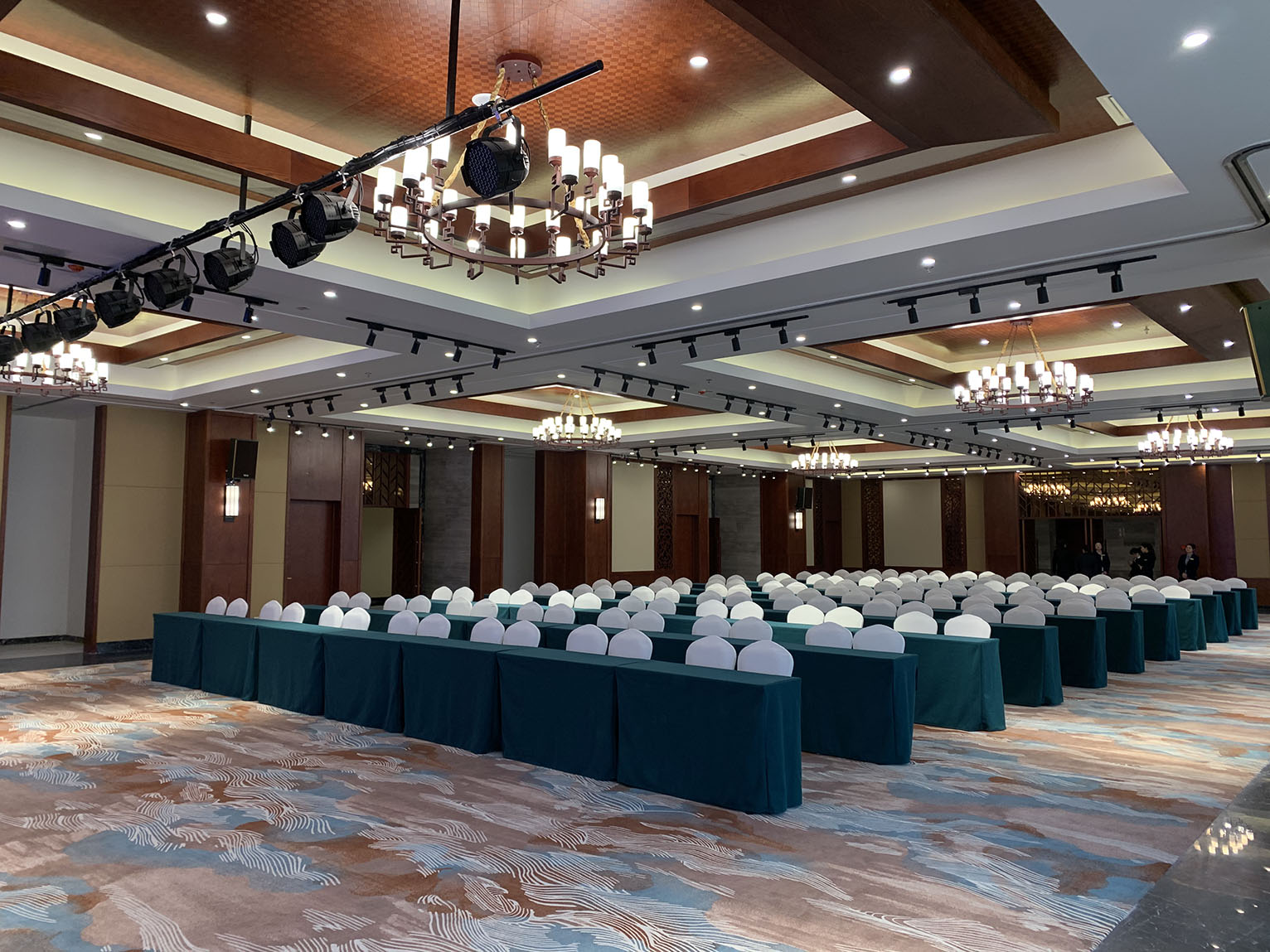 【京邦·会议系统案例】东海青松林酒店宴会厅