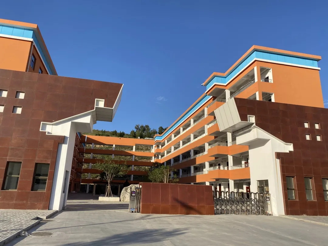 【京邦·网络广播，会议扩声，灯光系统案例】陕西省榆林市府谷县庙沟门初级中学